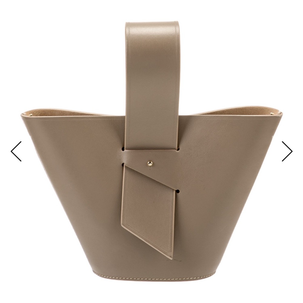 Carolina Santo Domingo Amphora Leather Bag
